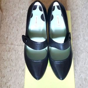 Pumps with platform Max Studio, new size 9